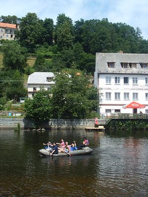Andrea na kormidle